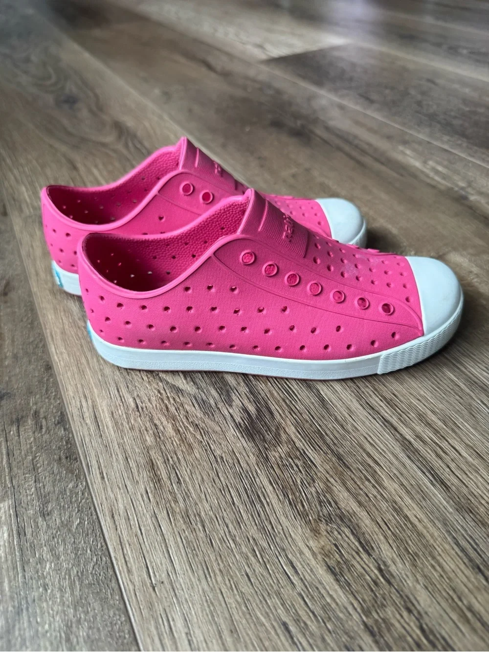 Native Kids Jefferson Slip-On Shoes in Pink